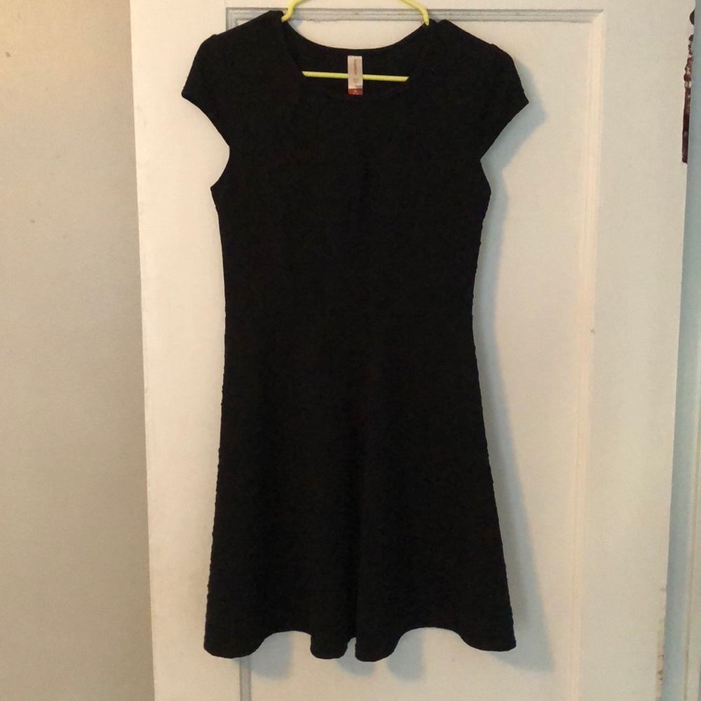 No Boundaries black short sleeved dress. Sz M